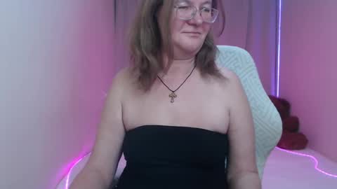 holymilfa online show from May 11, 2:45 pm