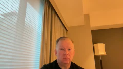 Snapshot of hommelpong chatting on December 20, 7:26 am Daffy online show from December 20, 7:26 am