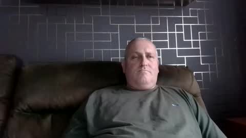 Snapshot of honestman999 chatting on October 26, 2:45 pm honestman999 online show from October 26, 2:45 pm