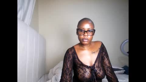 Snapshot of honey_drop1 chatting on May 29, 6:39 pm honey drop online show from May 29, 6:39 pm
