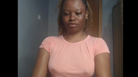 Snapshot of honey_juicydoll chatting on June 12, 6:56 am Sonia online show from June 12, 6:56 am