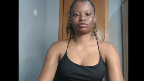 Snapshot of honey_juicydoll chatting on June 13, 7:28 am Sonia online show from June 13, 7:28 am