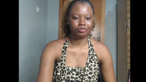 Snapshot of honey_juicydoll chatting on June 14, 3:14 pm Sonia online show from June 14, 3:14 pm