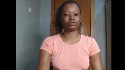 Snapshot of honey_juicydoll chatting on June 16, 7:22 am Sonia online show from June 16, 7:22 am