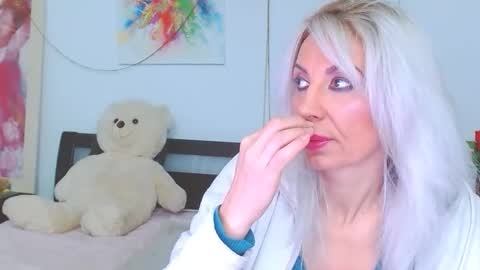 honey_lara online show from February 14, 7:21 pm