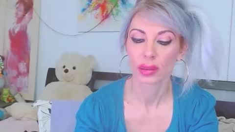 honey_lara online show from March 12, 11:55 pm