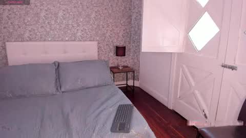 Snapshot of honey_sweet777 chatting on May 5, 8:06 pm honey_sweet777 online show from May 5, 8:06 pm