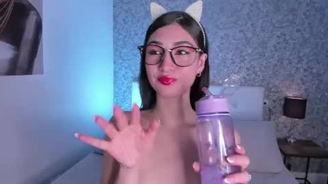 Snapshot of honey_sweet777 chatting on June 13, 7:45 pm honey_sweet777 online show from June 13, 7:45 pm