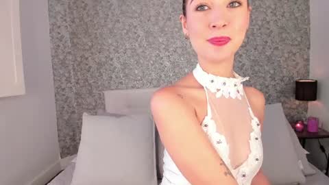 Snapshot of honey_sweet777 chatting on July 28, 7:26 pm honey_sweet777 online show from July 28, 7:26 pm