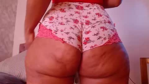 Honey-Sweett online show from July 3, 3:18 pm