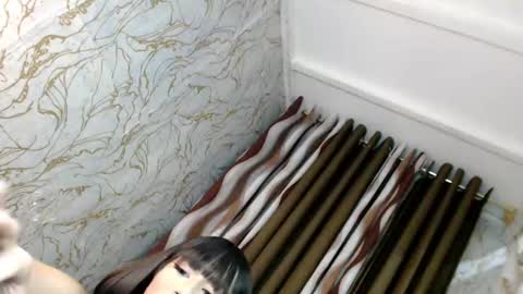 Snapshot of honey_swellens chatting on February 10, 4:00 pm honey_swellens online show from February 10, 4:00 pm