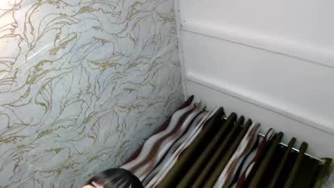 Snapshot of honey_swellens chatting on March 13, 3:51 pm honey_swellens online show from March 13, 3:51 pm