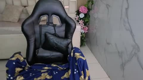 HONEY  online show from April 22, 3:24 pm