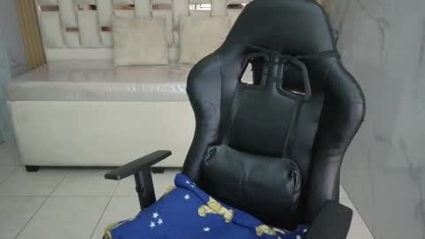 HONEY  online show from April 29, 1:37 pm