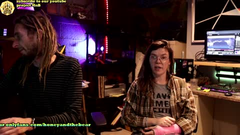 Honey and Bear online show from December 14, 3:51 am