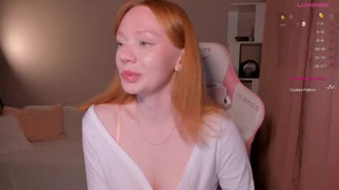 Snapshot of honeyautumn chatting on October 31, 8:32 pm honeyautumn online show from October 31, 8:32 pm