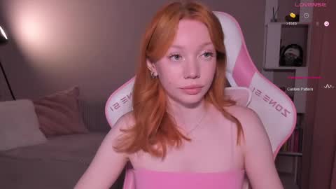 Snapshot of honeyautumn chatting on May 3, 11:22 pm honeyautumn online show from May 3, 11:22 pm