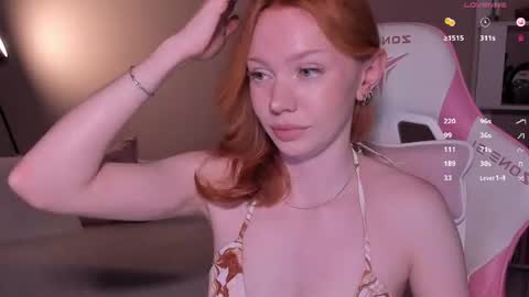 Snapshot of honeyautumn chatting on June 11, 7:56 pm honeyautumn online show from June 11, 7:56 pm