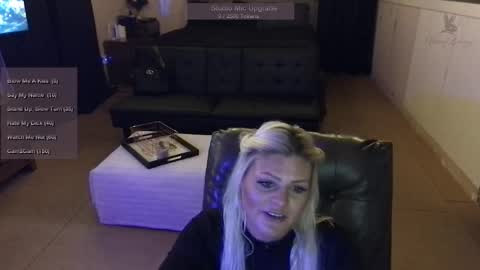 Snapshot of honeybuhnny chatting on March 7, 5:04 am honeybuhnny online show from March 7, 5:04 am