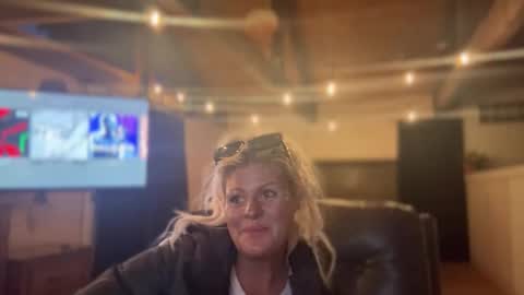 Snapshot of honeybuhnny chatting on March 10, 4:28 am honeybuhnny online show from March 10, 4:28 am