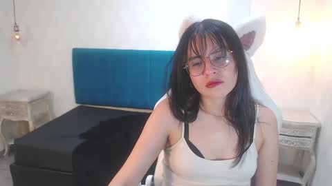 Emily online show from January 8, 3:14 pm