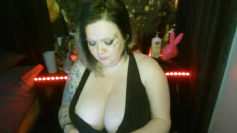 Snapshot of honeychambers chatting on April 20, 11:17 pm honeychambers online show from April 20, 11:17 pm