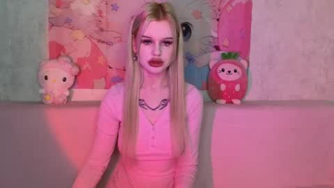 Lisa online show from November 17, 5:30 pm