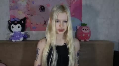 Lisa online show from April 22, 4:04 am