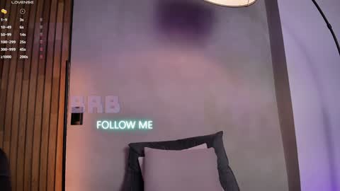 Sofia independent model online show from January 11, 2:25 pm