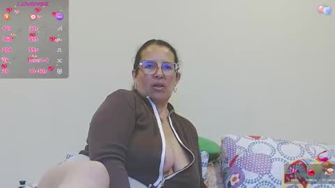 Snapshot of honeyhotpaty chatting on February 27, 2:55 am sofia online show from February 27, 2:55 am