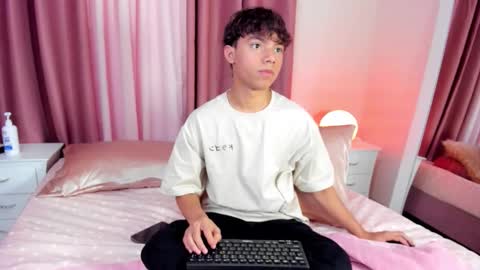 honeymoon_sariel online show from November 9, 8:07 pm