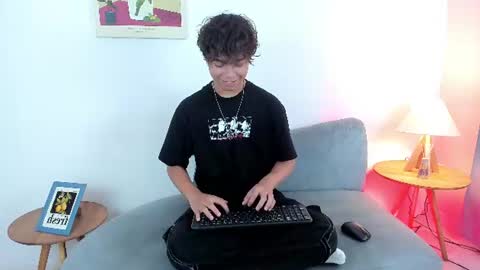 Snapshot of honeymoon_sariel chatting on June 12, 1:43 pm honeymoon_sariel online show from June 12, 1:43 pm