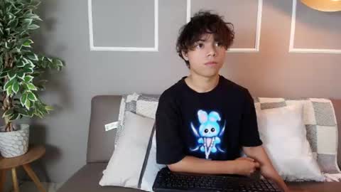 honeymoon_sariel online show from June 28, 1:28 pm