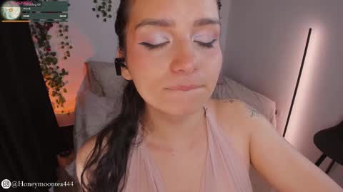       online show from March 7, 11:27 pm