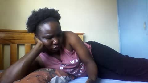 Snapshot of honeymuny chatting on November 17, 6:19 am Honeymuny online show from November 17, 6:19 am