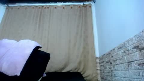 Snapshot of honeypussy3021 chatting on August 3, 9:04 am Victoria online show from August 3, 9:04 am