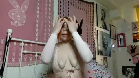 Snapshot of honeyruby chatting on May 8, 1:16 pm Ruby Sparks online show from May 8, 1:16 pm