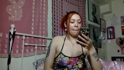 Snapshot of honeyruby chatting on May 30, 5:04 am Ruby Sparks online show from May 30, 5:04 am