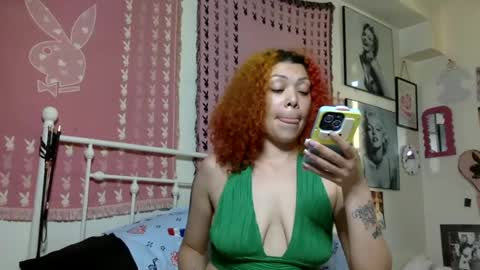 Snapshot of honeyruby chatting on June 16, 3:25 pm Ruby Sparks online show from June 16, 3:25 pm