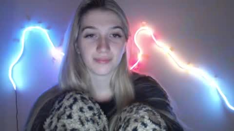 Snapshot of honeyveil chatting on May 10, 8:25 pm honeyveil online show from May 10, 8:25 pm