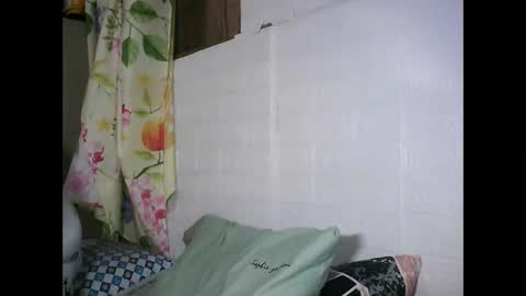Snapshot of honeyvonz chatting on April 10, 10:58 pm Merry online show from April 10, 10:58 pm