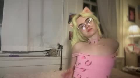 Emi Rose online show from October 27, 5:00 am