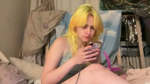 Snapshot of honeyxlimbed chatting on June 19, 4:50 am Emi Rose online show from June 19, 4:50 am