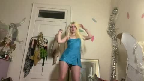Snapshot of honeyxlimbed chatting on July 7, 5:32 am Emi Rose online show from July 7, 5:32 am
