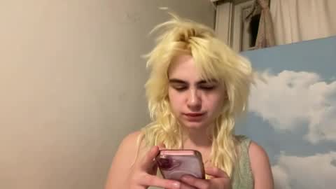 Snapshot of honeyxlimbed chatting on July 26, 5:26 am Emi Rose online show from July 26, 5:26 am