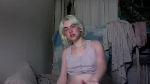Snapshot of honeyxlimbed chatting on August 5, 3:53 am Emi Rose online show from August 5, 3:53 am