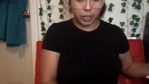 Snapshot of honeyy_89 chatting on September 13, 10:42 pm honeyyy89 online show from September 13, 10:42 pm