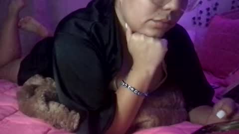 honeyyy89 online show from November 17, 1:22 am