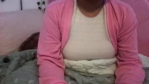 Snapshot of honeyy_89 chatting on May 8, 1:33 am honeyyy89 online show from May 8, 1:33 am