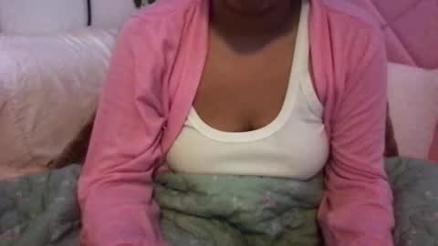 Snapshot of honeyy_89 chatting on May 19, 6:47 pm honeyyy89 online show from May 19, 6:47 pm